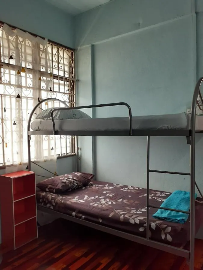 Homestay Idaman Tun Hussein - Harga Untuk 1 Rumah ,1 Bilik ,1 Bilik Air 4 Single Bed - Not Sharing Perai Malaysia