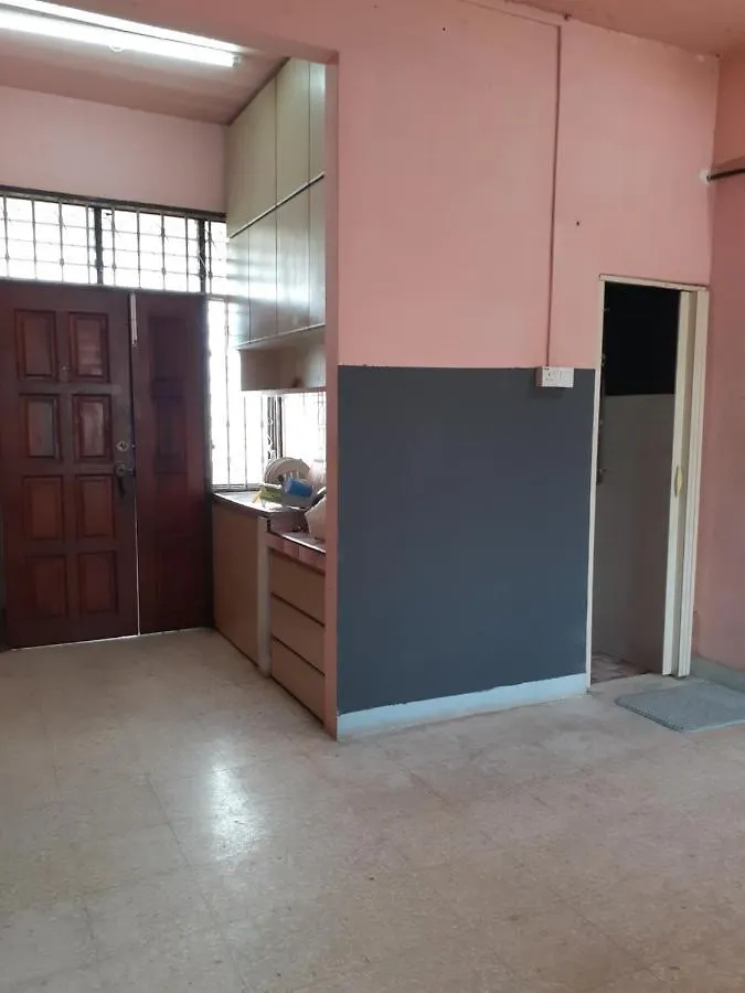 Homestay Idaman Tun Hussein - Harga Untuk 1 Rumah ,1 Bilik ,1 Bilik Air 4 Single Bed - Not Sharing Perai Malaysia