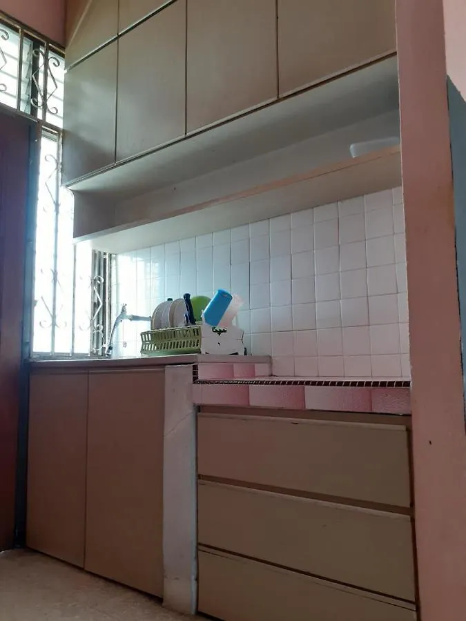 Lejlighed Homestay Idaman Tun Hussein - Harga Untuk 1 Rumah ,1 Bilik ,1 Bilik Air 4 Single Bed - Not Sharing Perai
